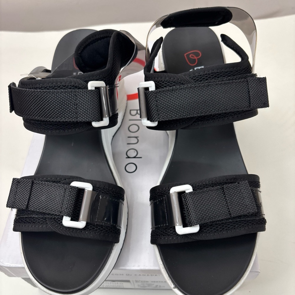 Blondo sandals size 8